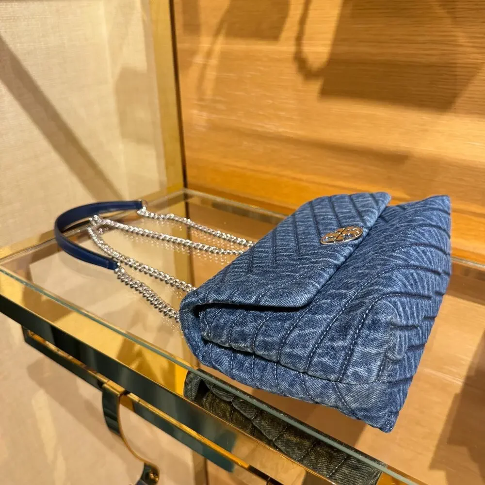 NEW‼️Tory Burch Willa Chevron Denim Shoulder Bag 187315 $595